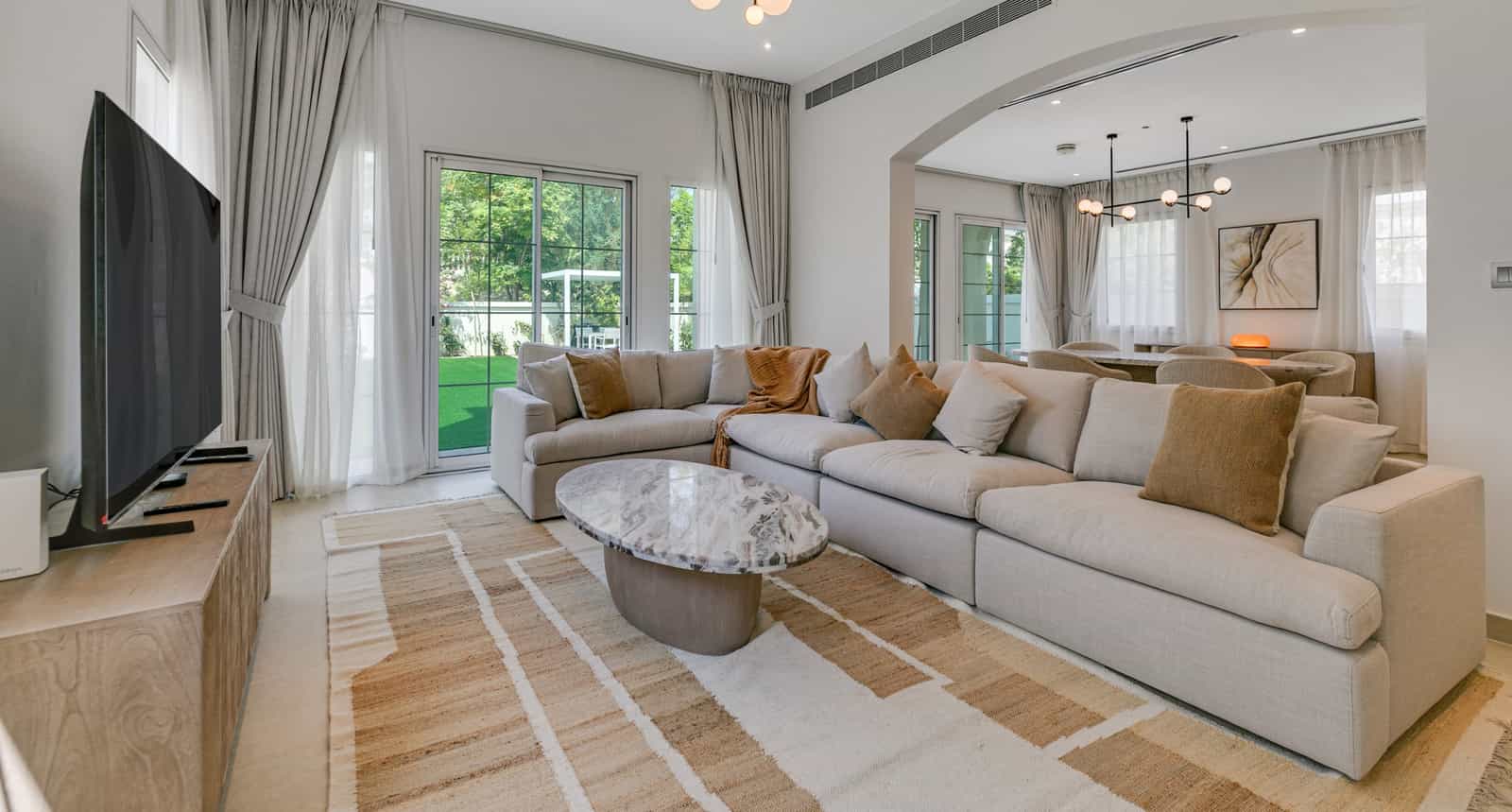 JVT Holiday Villas Dubai Private Garden