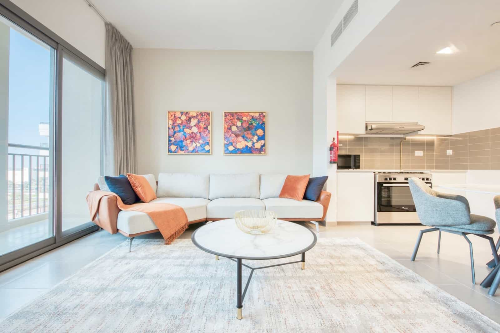 2-Bedroom Apartment Town Square Dubai Short Stay, photo 6