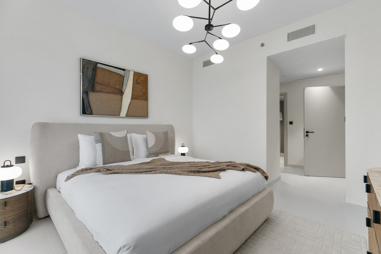 Marina Vista Luxury Duplex with Garden — photo 5