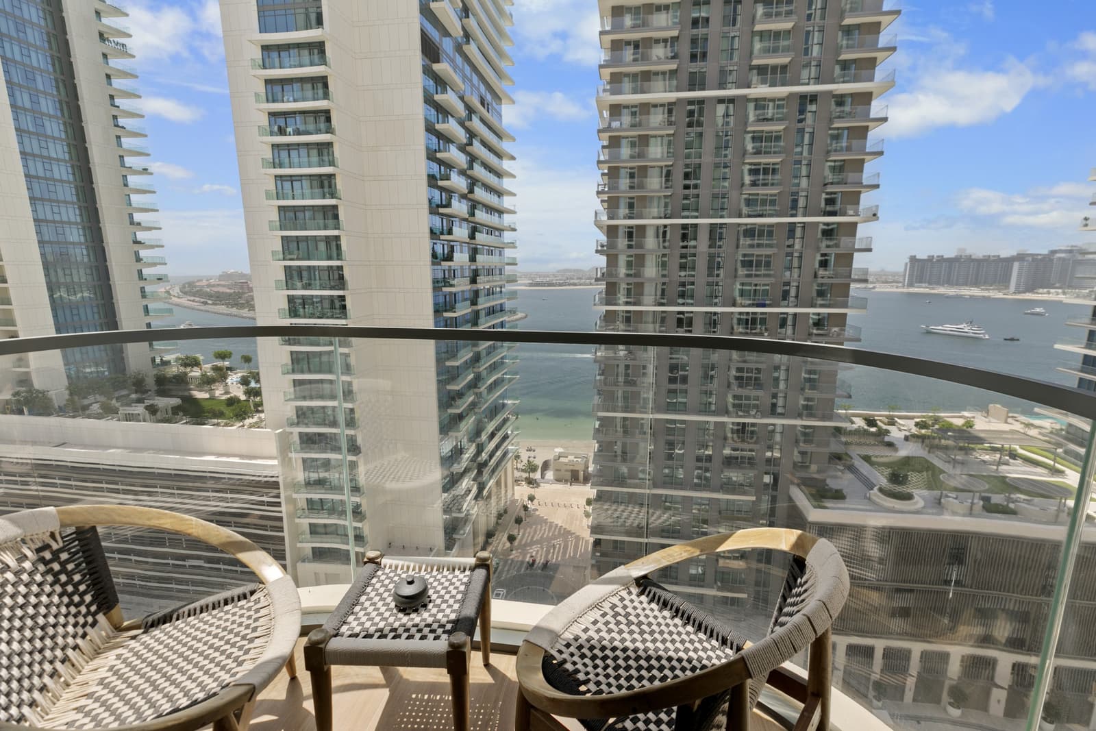 Marina Vista Two Bed Emaar Beach — photo 4