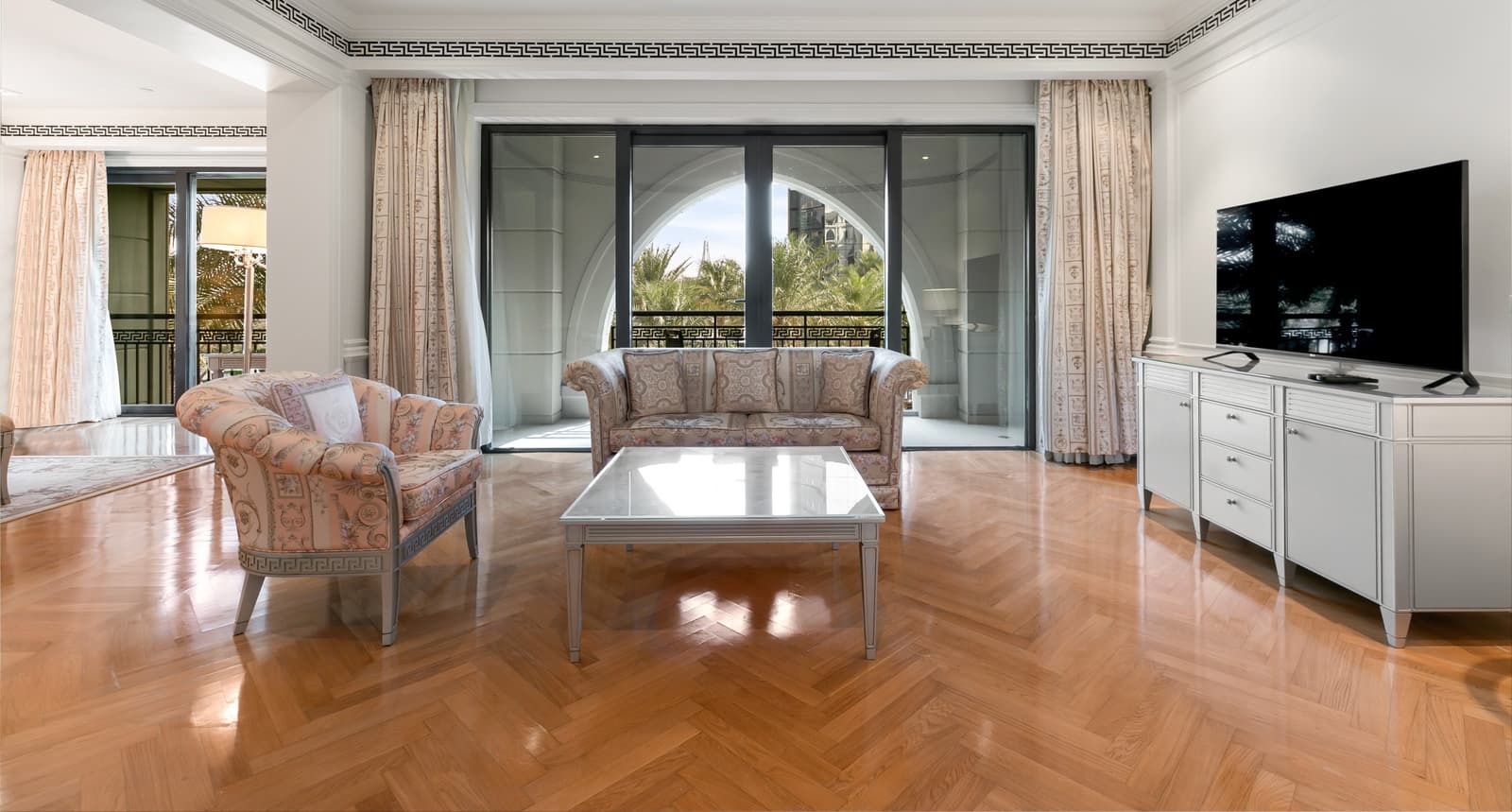 Lux Versace Town House private pool — photo 3