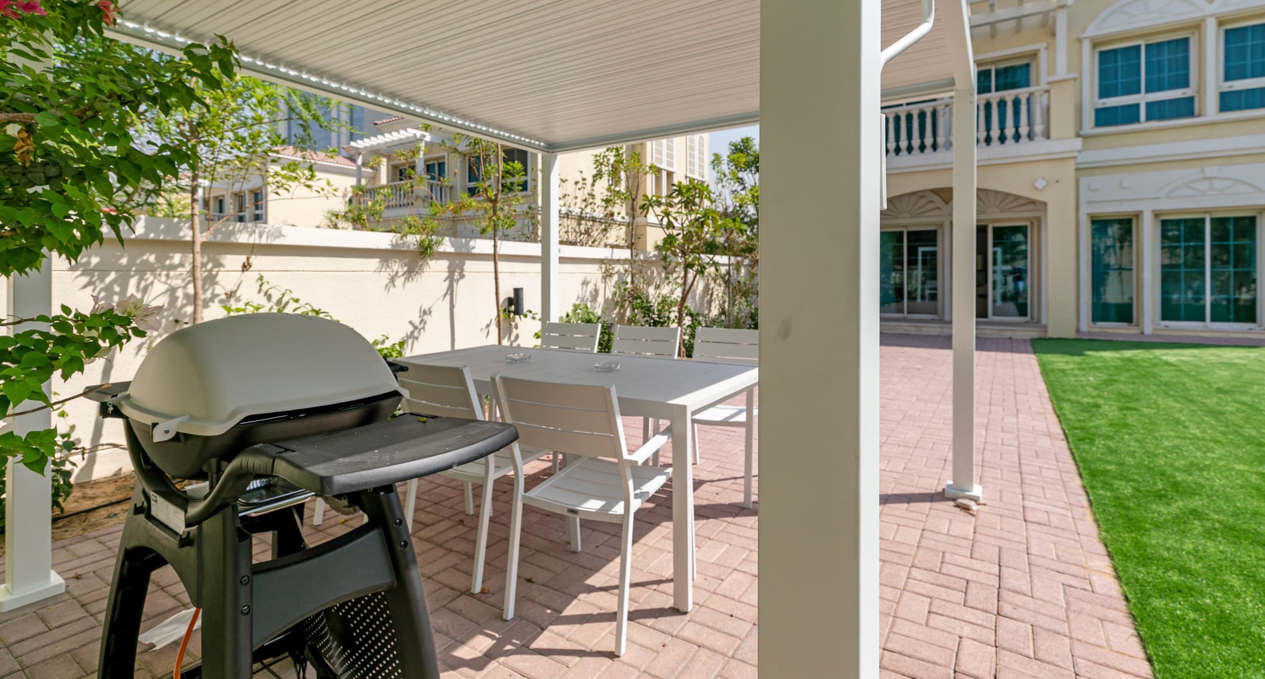 JVT Holiday Villas Dubai Private Garden