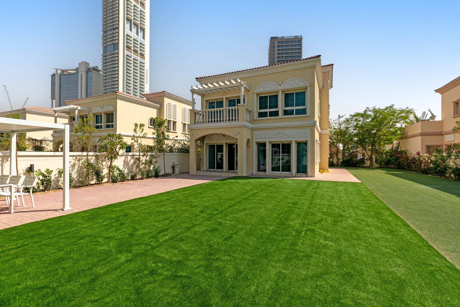 JVT Holiday Villas Dubai Private Garden — photo 14
