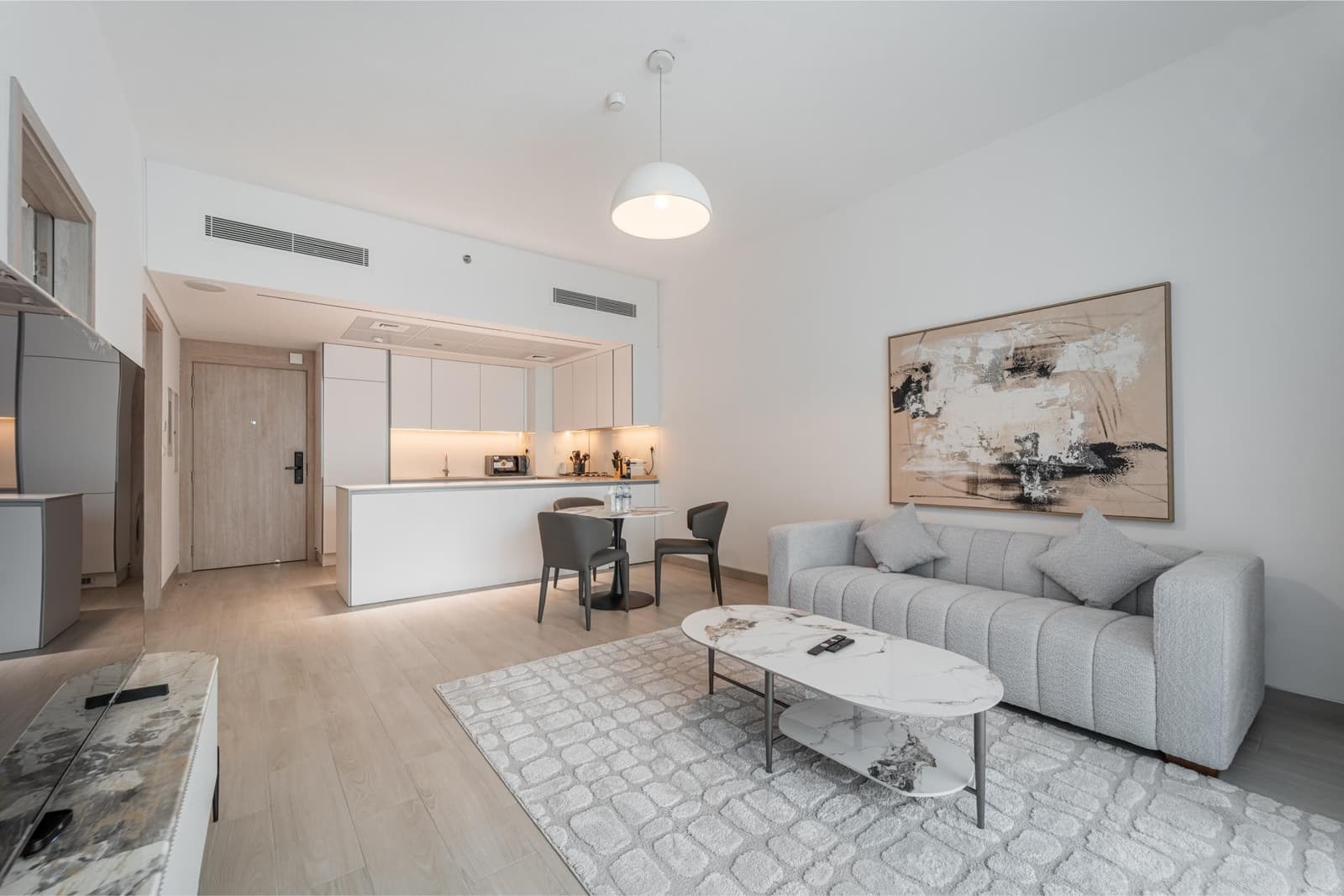 Luma Park Views Jvc One Bed — photo 1