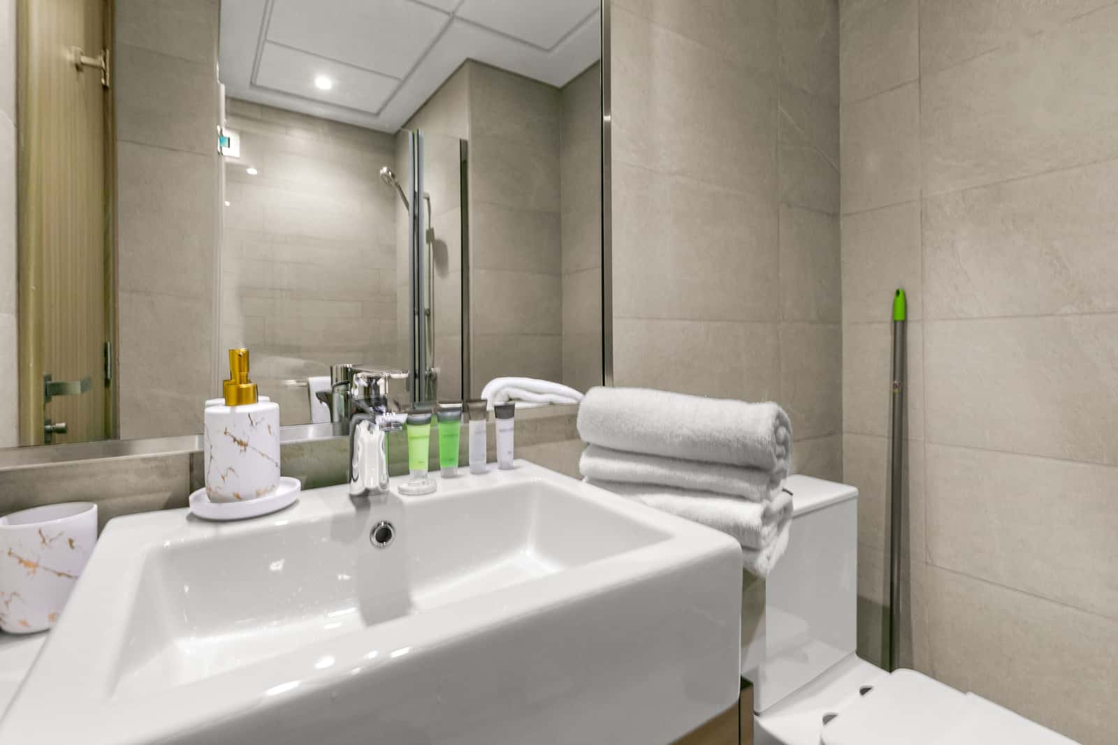 Studio for Rent Meydan Dubai Azizi Riviera, photo 5