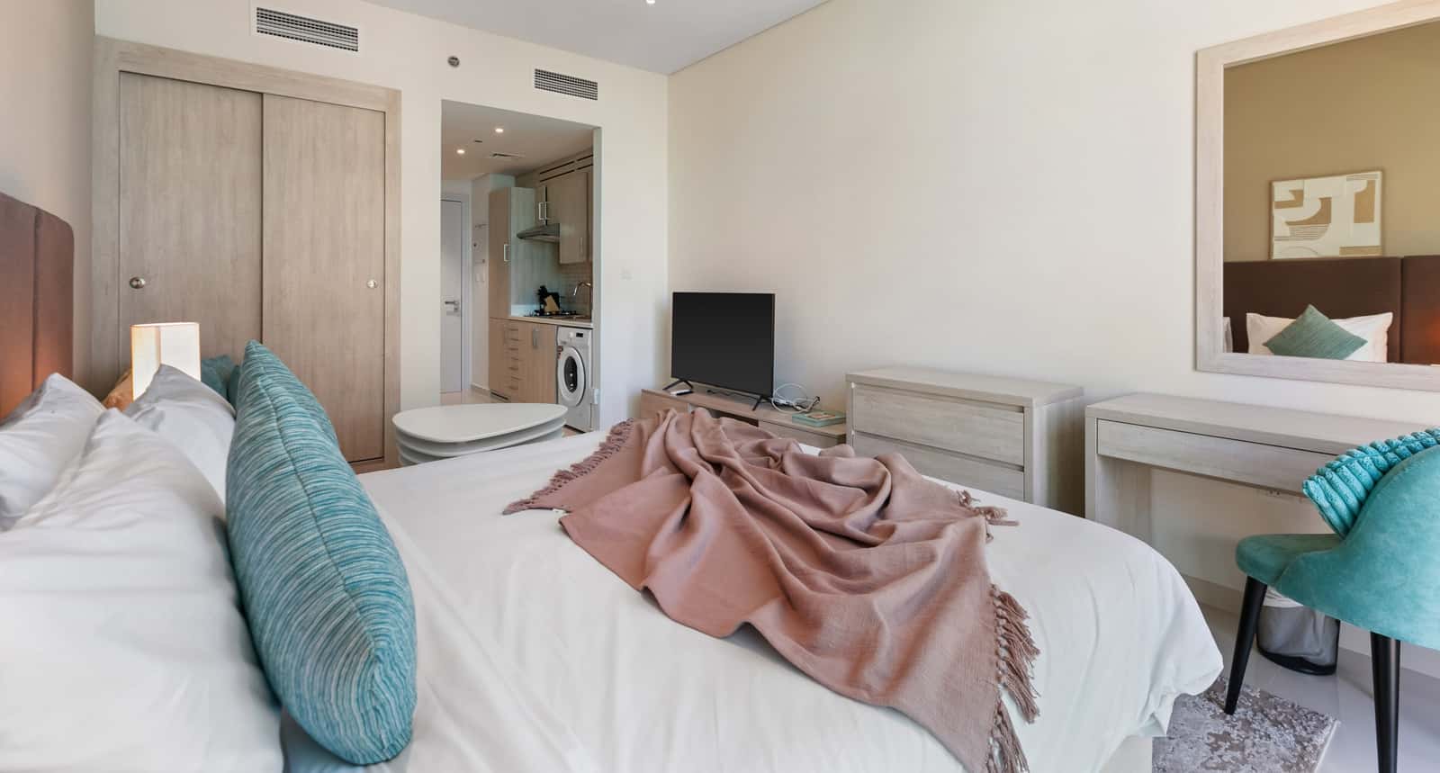 Palm Jumeirah Studio for Rent Beachfront Short Stay, photo 3