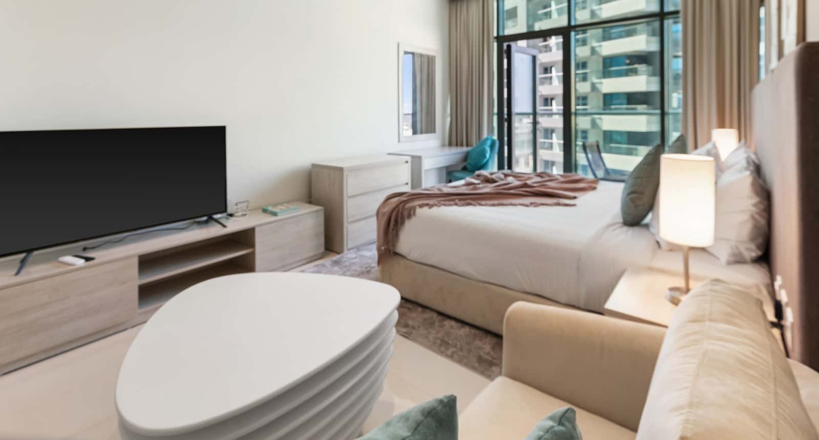 Palm Jumeirah Studio for Rent Beachfront Short Stay