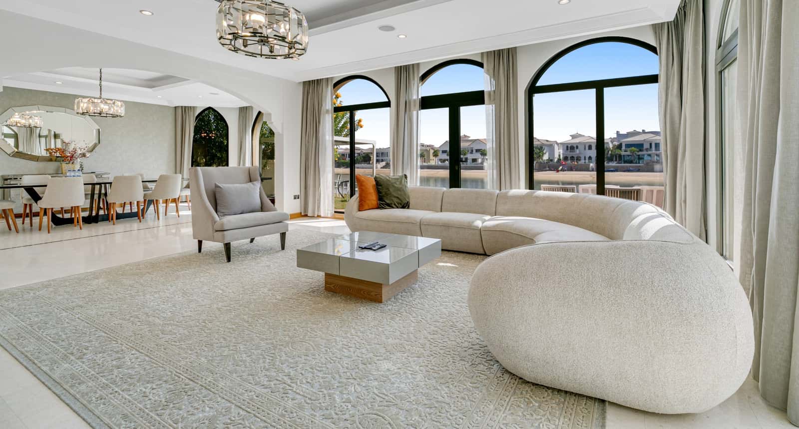 Palm Jumeirah Villa for Rent Private Pool & Beach
