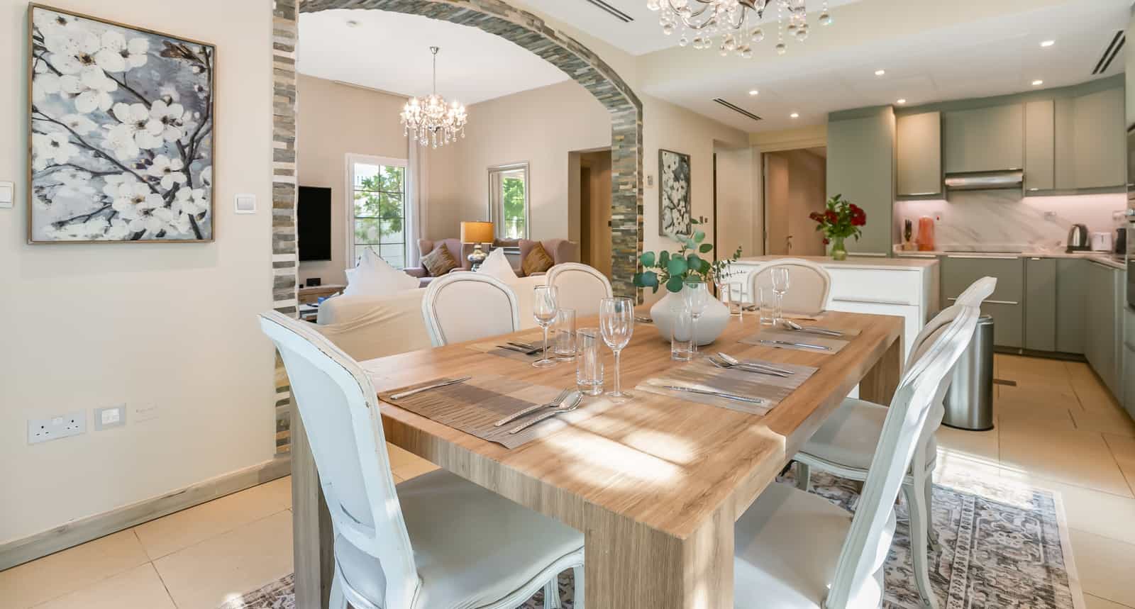 Spacious Villa for Rent JVT Dubai Short Term, photo 6