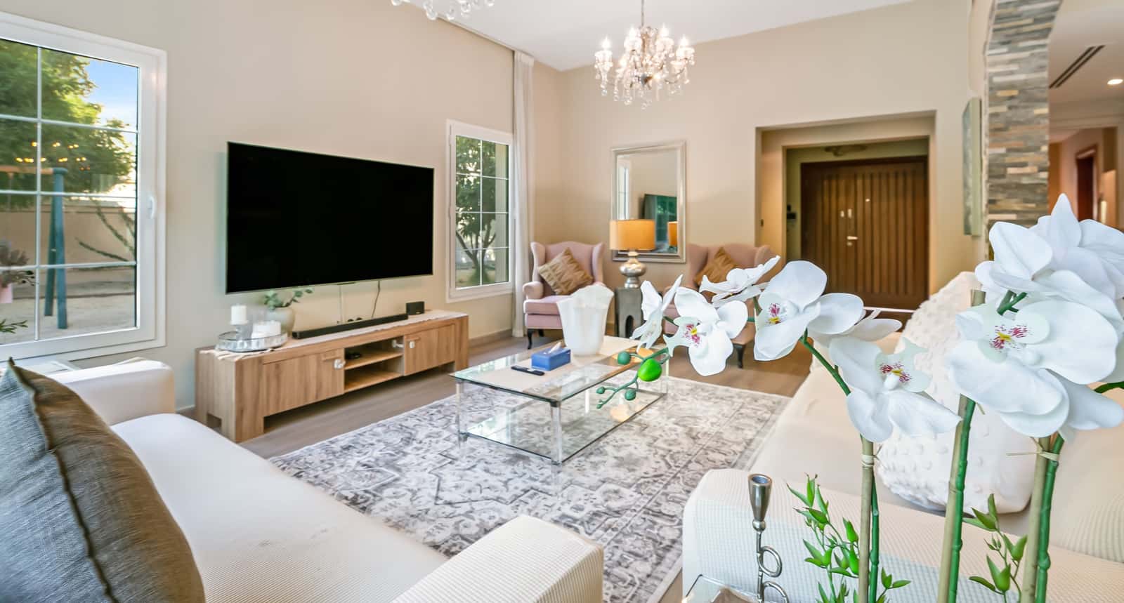 Spacious Villa for Rent JVT Dubai Short Term, photo 3